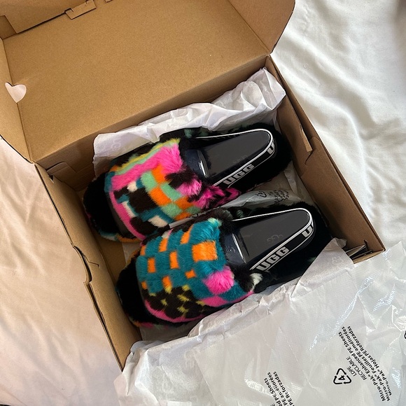 Fluff Yeah UGG slides - Picture 7 of 14